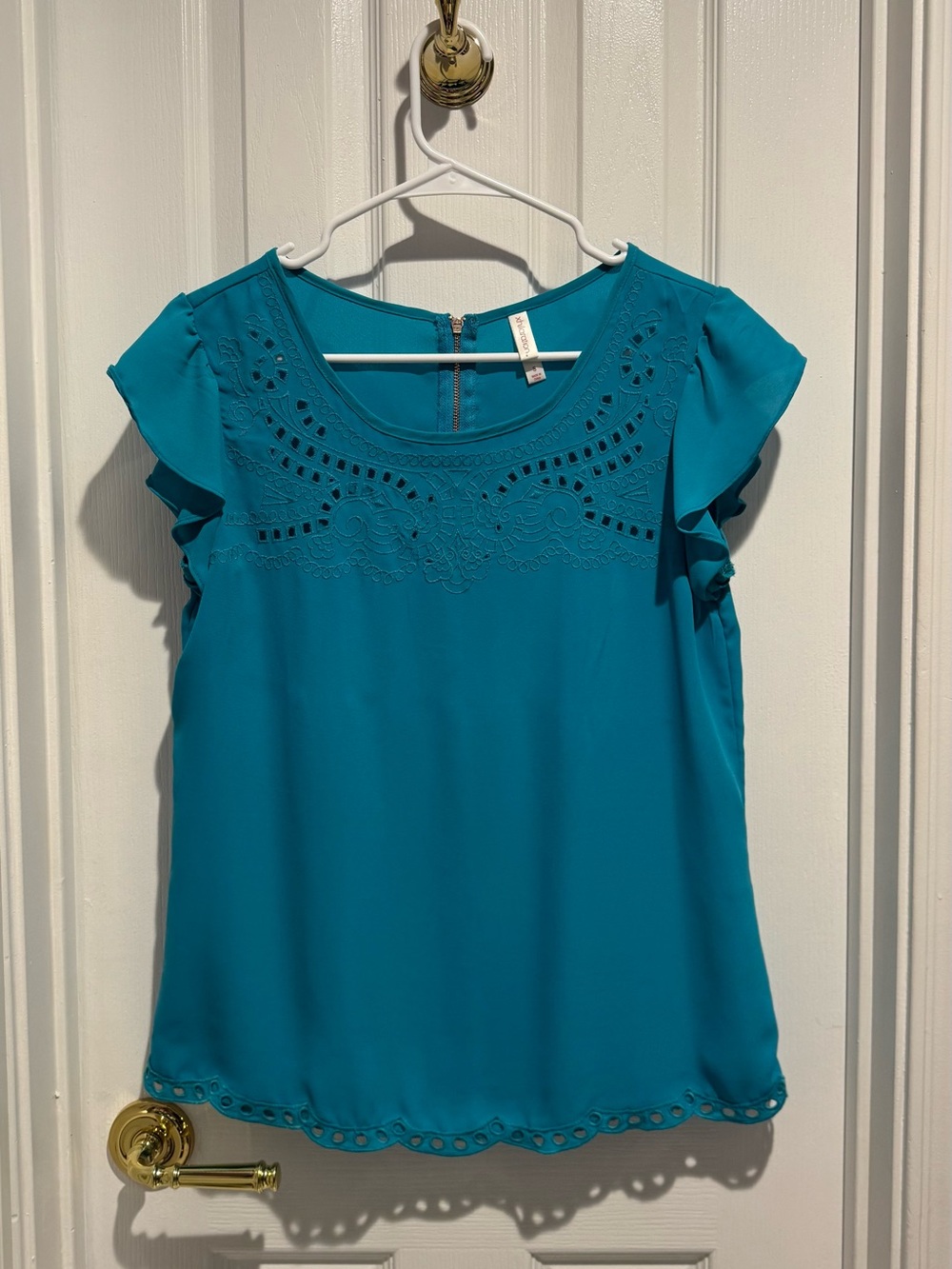 Xhilaration Teal Eyelet Flutter Sleeve Blouse